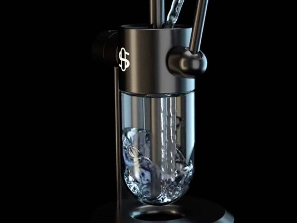 Review: Stündenglass is a gravity bong for adults who want to show off